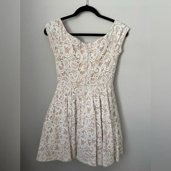 B Darlin Cream Lace Wedding Dress - Picture 2 of 5